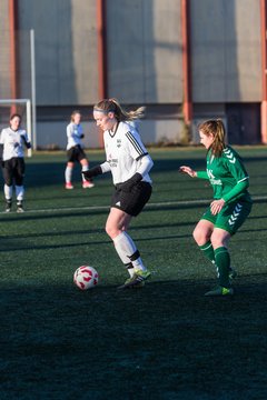 Bild 177 - Frauen SG Holstein Sued - SV Gruenweiss-Siebenbaeumen : Ergebnis: 0:2